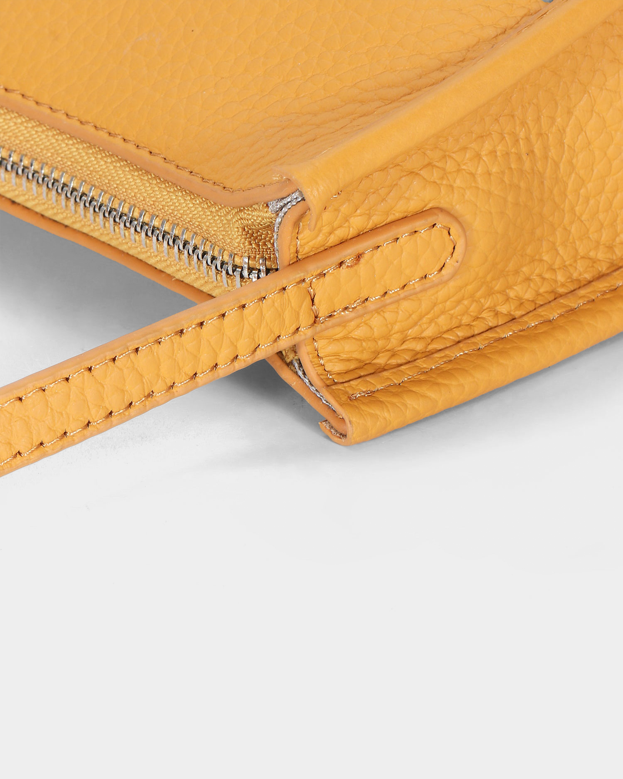 Calvi Soft Leather Crossbody - VELMONTU