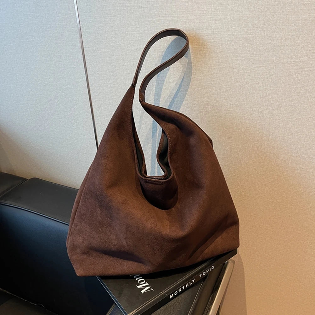 Structured Suede Hobo - VELMONTU